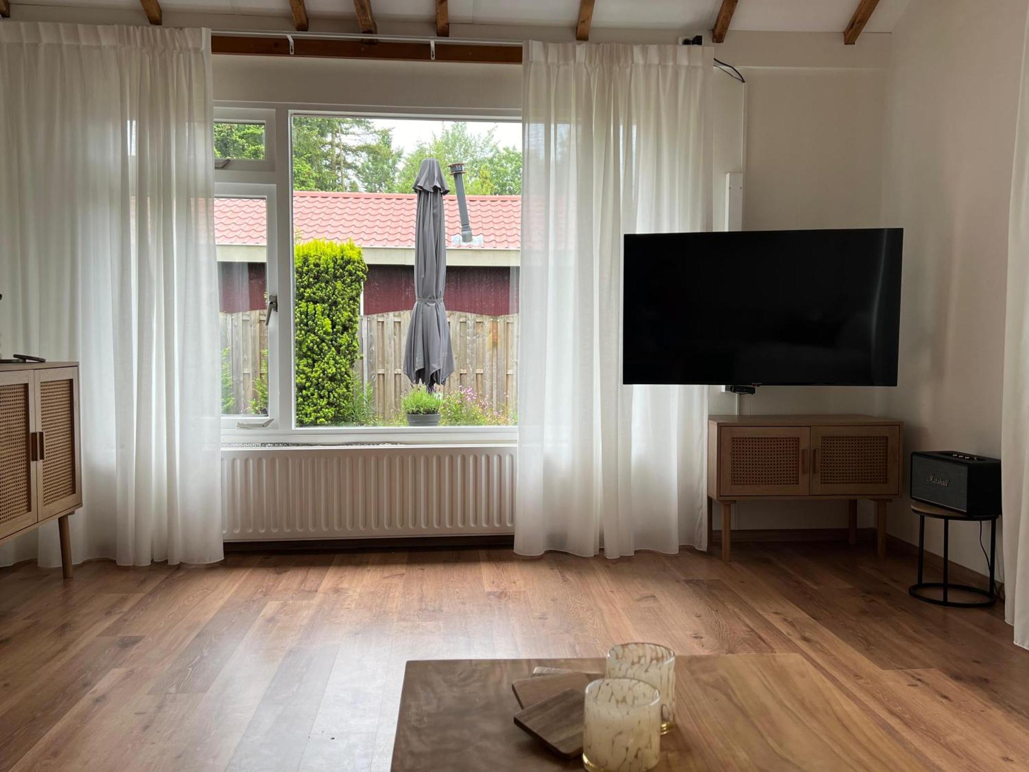 Luxe Boshuisje Met Prive Wellness & Jacuzzi Op De Veluwe Ermelo Exterior photo